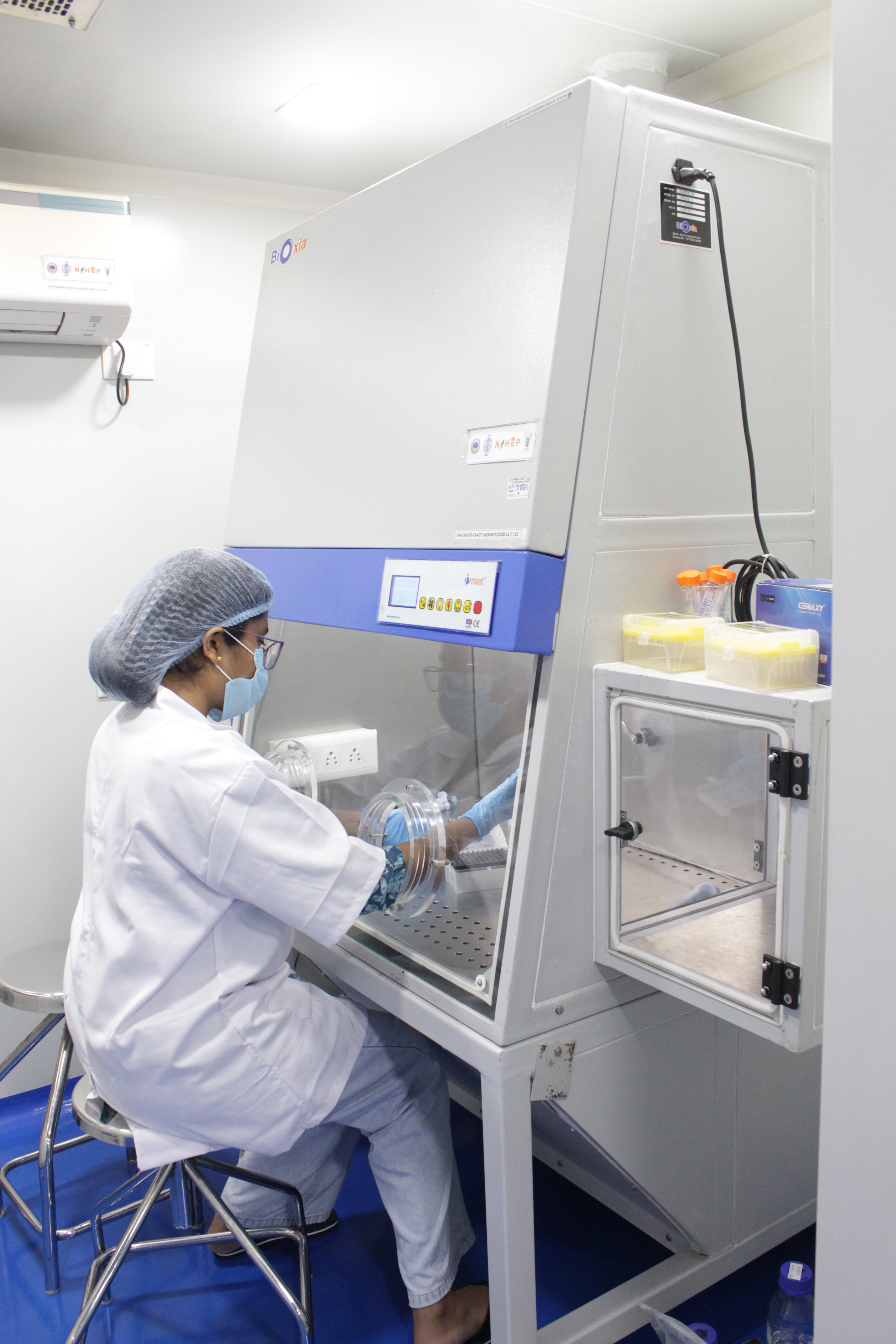 Biosafety Cabinet Class III (2)